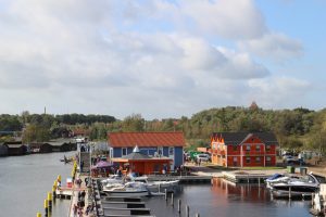 Blick über die gesamte Anlage :: Ferienwohnung am Hafen Plau am See :: Müritzfischer